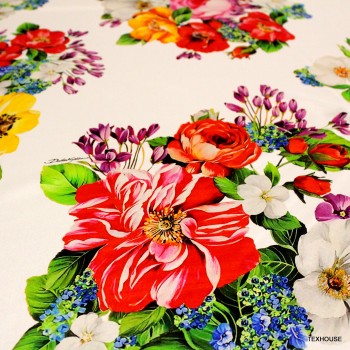 Коприна Dolce&Gabbana бял фон